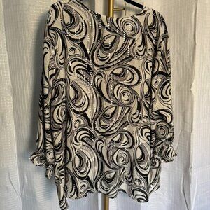 White & Black Blouse with Silver Accents – COMO Black Woman, Size 3X